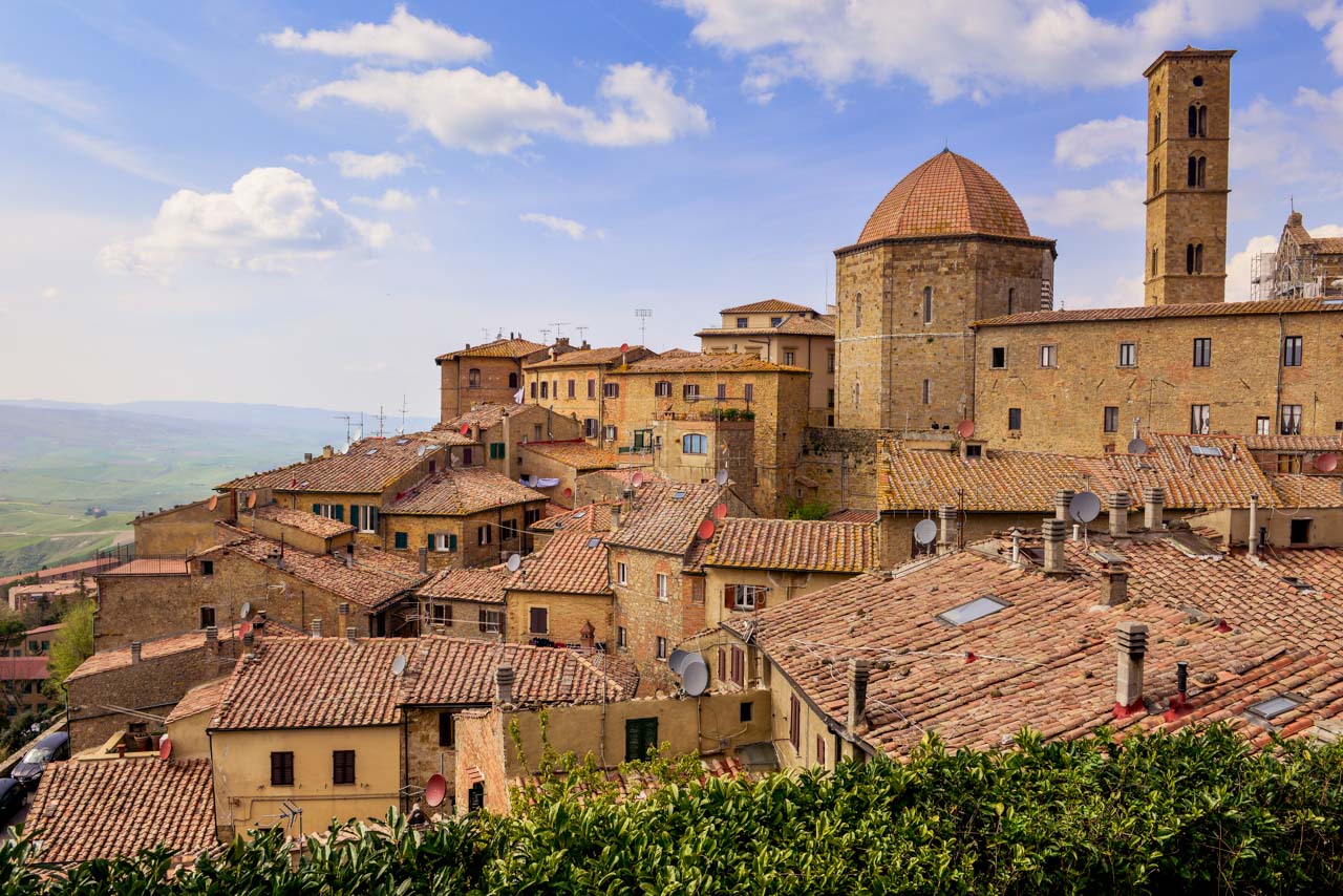 Volterra ser ut över Toscana