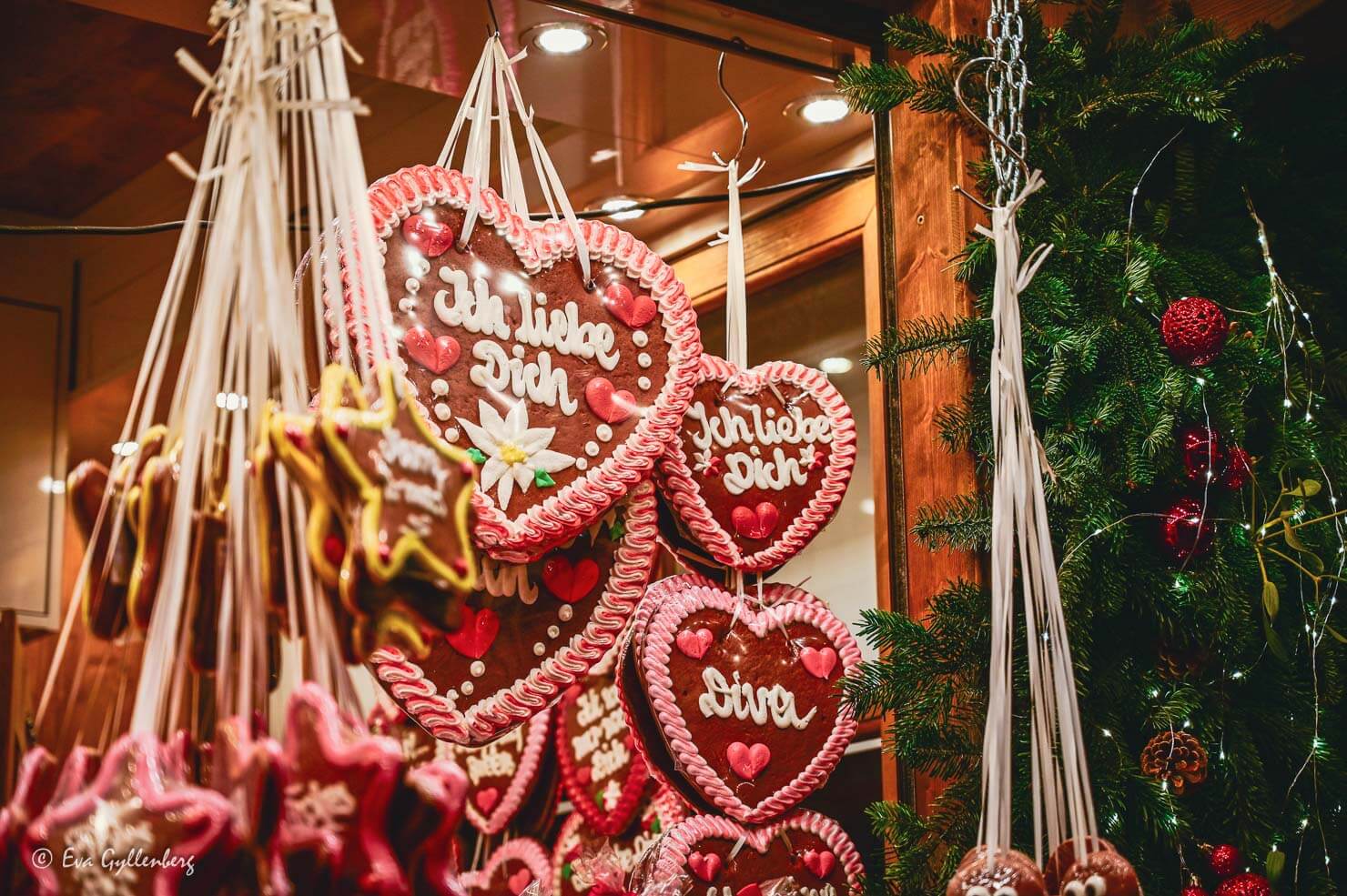 Berchtesgaden Advent, Christmas market, mulled wine stand, cups