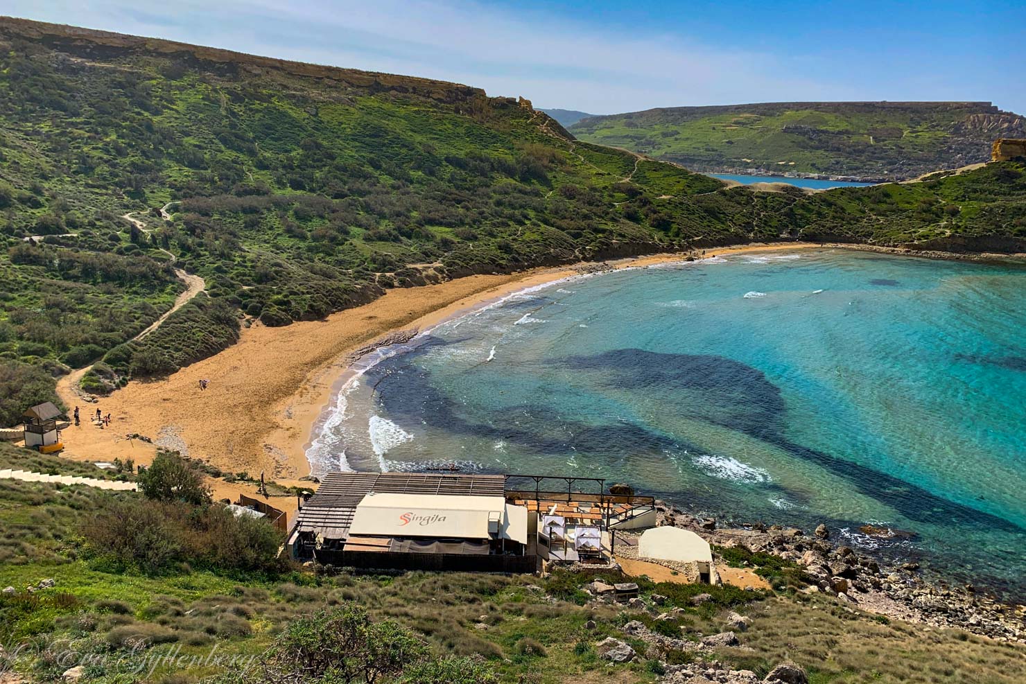 Għajn Tuffieħa bukten med den fina sandstranden